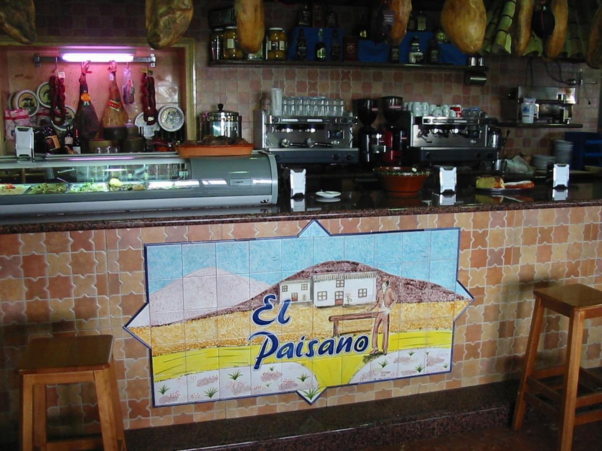 Hostal-Restaurante El Paisano Guadalema de los Quinteros 외부 사진